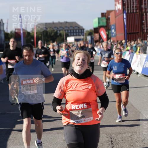 03.10.2025 - Köhlbrandbrückenlauf Jannik Wohlers http://msf.ph/oto/9086670 03.10.2025 13:18:56 Ziel 4077, 4556, 4676, 4756, 4889, 5304, 5449, 5974, 6117, 6267, 6475, 6506, 6556, 6573, 6795 meine-sportfotos.de