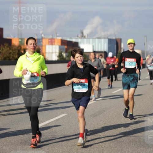03.10.2025 - Köhlbrandbrückenlauf Jannik Wohlers http://msf.ph/oto/9086674 03.10.2025 10:07:55 Position 3 244, 2245, 1539, 2451 meine-sportfotos.de
