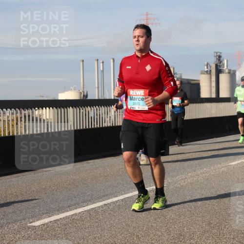 03.10.2025 - Köhlbrandbrückenlauf Lena Gebhardt http://msf.ph/oto/9086677 03.10.2025 10:06:03 Position 2 2070 meine-sportfotos.de