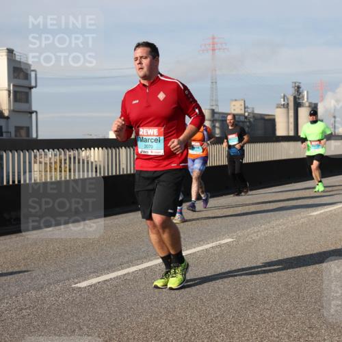03.10.2025 - Köhlbrandbrückenlauf Lena Gebhardt http://msf.ph/oto/9086694 03.10.2025 10:06:03 Position 2 2070 meine-sportfotos.de