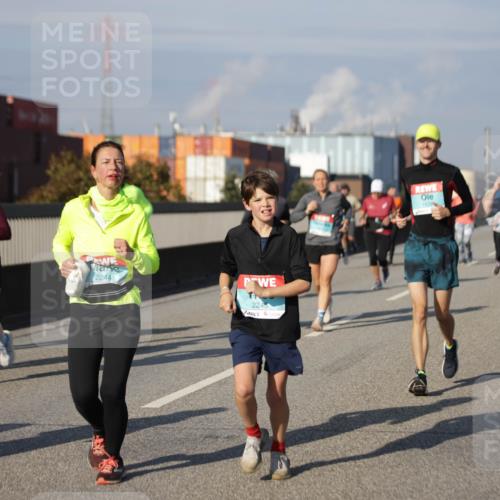 03.10.2025 - Köhlbrandbrückenlauf Jannik Wohlers http://msf.ph/oto/9086704 03.10.2025 10:07:56 Position 3 2244, 2245, 1530, 2451 meine-sportfotos.de