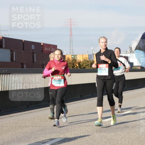 03.10.2025 - Köhlbrandbrückenlauf Jannik Wohlers http://msf.ph/oto/9086721 03.10.2025 09:57:22 Position 3 1515, 1627, 1296 meine-sportfotos.de