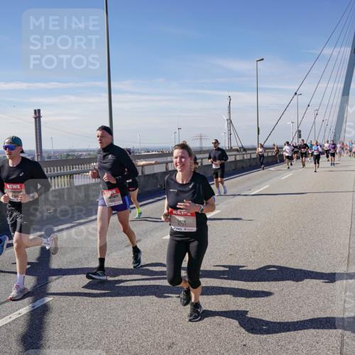 03.10.2025 - Köhlbrandbrückenlauf Michael Burmester http://msf.ph/oto/9086724 03.10.2025 12:43:48 Position 2 6721 meine-sportfotos.de