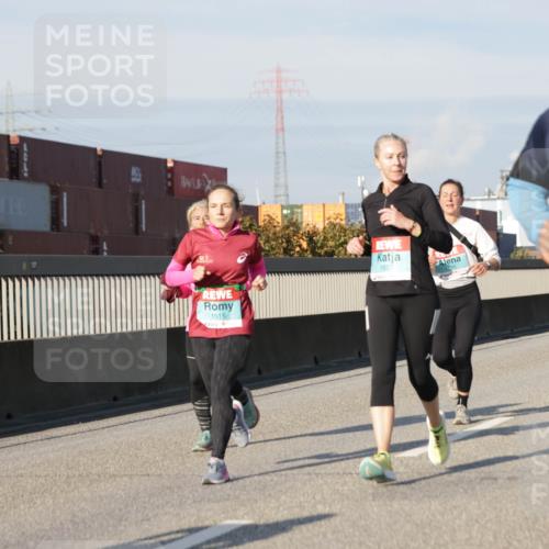03.10.2025 - Köhlbrandbrückenlauf Jannik Wohlers http://msf.ph/oto/9086730 03.10.2025 09:57:22 Position 3 1515, 1627, 1296, 292 meine-sportfotos.de
