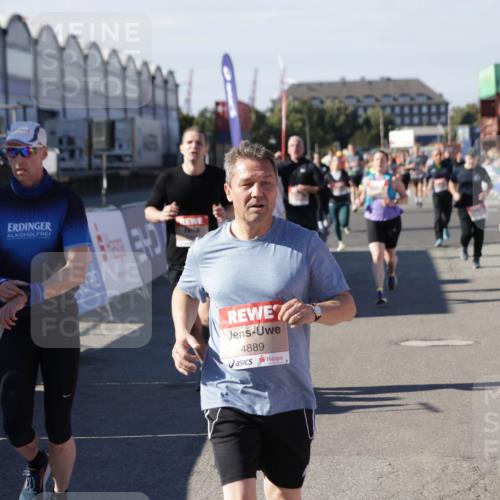 03.10.2025 - Köhlbrandbrückenlauf Jannik Wohlers http://msf.ph/oto/9086731 03.10.2025 13:18:57 Ziel 4077, 4556, 4630, 4676, 4756, 4889, 5304, 5449, 5974, 6117, 6267, 6475, 6506, 6556, 6573, 6795 meine-sportfotos.de