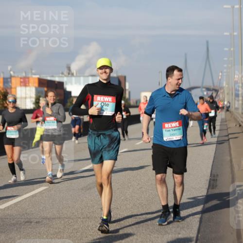 03.10.2025 - Köhlbrandbrückenlauf Jannik Wohlers http://msf.ph/oto/9086732 03.10.2025 10:07:57 Position 3 2245, 1539, 2451 meine-sportfotos.de