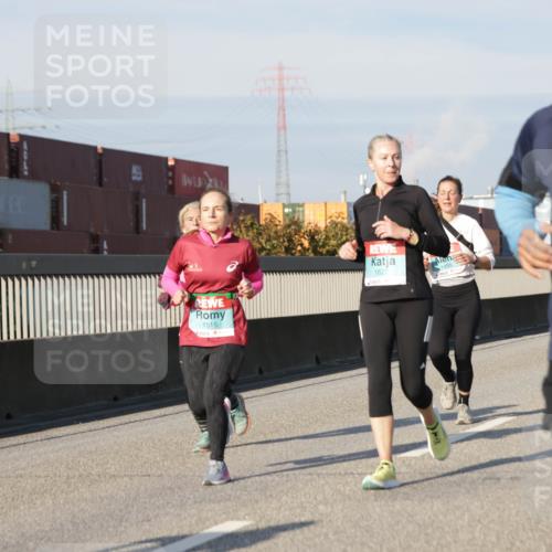 03.10.2025 - Köhlbrandbrückenlauf Jannik Wohlers http://msf.ph/oto/9086735 03.10.2025 09:57:22 Position 3 1515, 1627, 1296 meine-sportfotos.de
