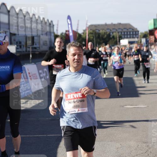 03.10.2025 - Köhlbrandbrückenlauf Jannik Wohlers http://msf.ph/oto/9086746 03.10.2025 13:18:57 Ziel 4077, 4556, 4630, 4676, 4756, 4889, 5304, 5449, 5974, 6117, 6267, 6475, 6506, 6556, 6573, 6795 meine-sportfotos.de