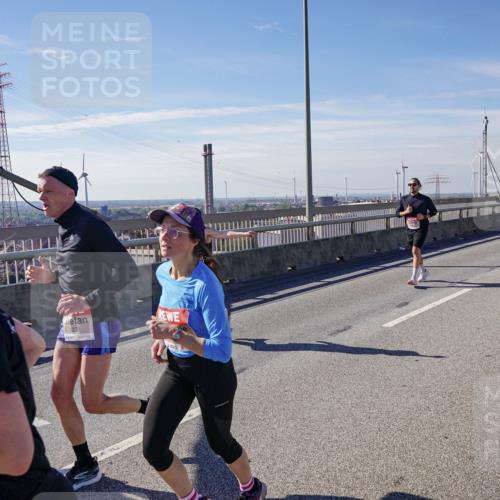 03.10.2025 - Köhlbrandbrückenlauf Michael Burmester http://msf.ph/oto/9086749 03.10.2025 12:43:49 Position 2 6233 meine-sportfotos.de