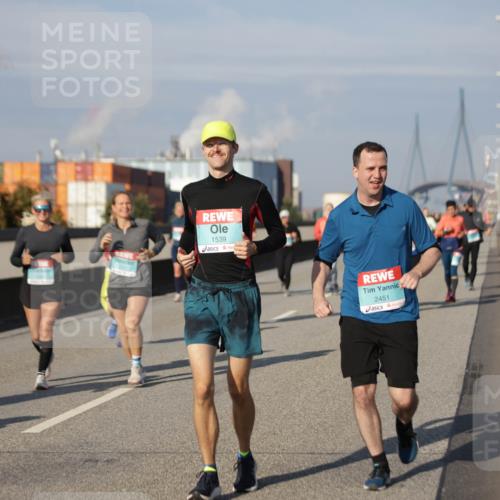 03.10.2025 - Köhlbrandbrückenlauf Jannik Wohlers http://msf.ph/oto/9086757 03.10.2025 10:07:57 Position 3 1539, 2451 meine-sportfotos.de