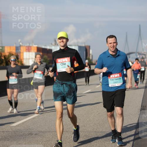 03.10.2025 - Köhlbrandbrückenlauf Jannik Wohlers http://msf.ph/oto/9086773 03.10.2025 10:07:57 Position 3 1539, 2451 meine-sportfotos.de