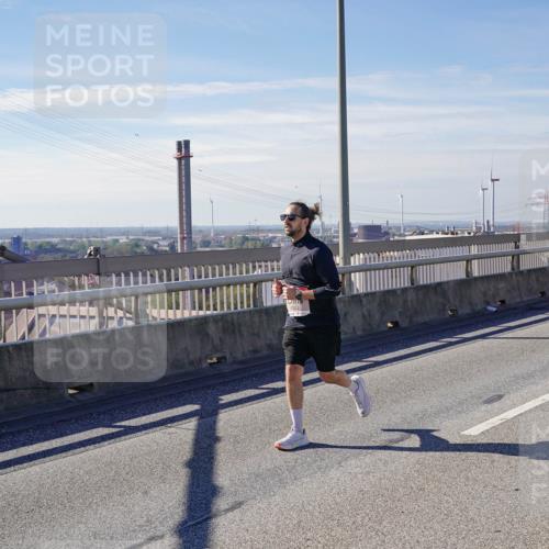 03.10.2025 - Köhlbrandbrückenlauf Michael Burmester http://msf.ph/oto/9086778 03.10.2025 12:43:50 Position 2  meine-sportfotos.de