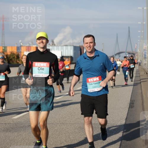03.10.2025 - Köhlbrandbrückenlauf Jannik Wohlers http://msf.ph/oto/9086798 03.10.2025 10:07:58 Position 3 1539, 2451 meine-sportfotos.de