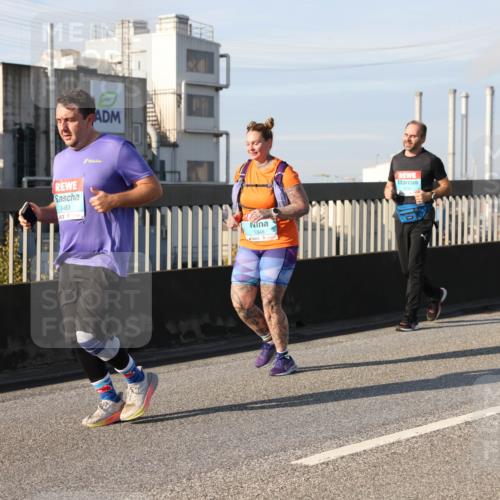 03.10.2025 - Köhlbrandbrückenlauf Lena Gebhardt http://msf.ph/oto/9086809 03.10.2025 10:06:05 Position 2 3483, 1348 meine-sportfotos.de