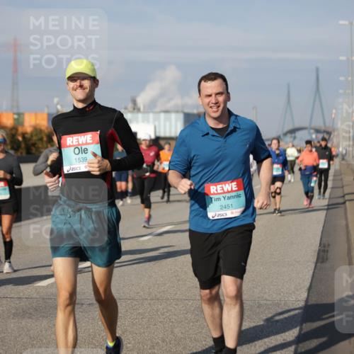03.10.2025 - Köhlbrandbrückenlauf Jannik Wohlers http://msf.ph/oto/9086813 03.10.2025 10:07:58 Position 3 1539, 2451 meine-sportfotos.de