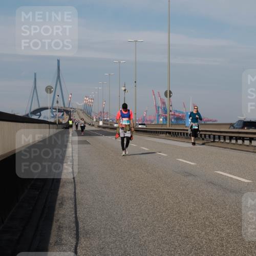 03.10.2025 - Köhlbrandbrückenlauf Fabian Wolf http://msf.ph/oto/9086822 03.10.2025 10:21:26 Position 3  meine-sportfotos.de
