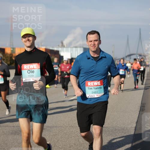 03.10.2025 - Köhlbrandbrückenlauf Jannik Wohlers http://msf.ph/oto/9086829 03.10.2025 10:07:58 Position 3 1539, 2451 meine-sportfotos.de