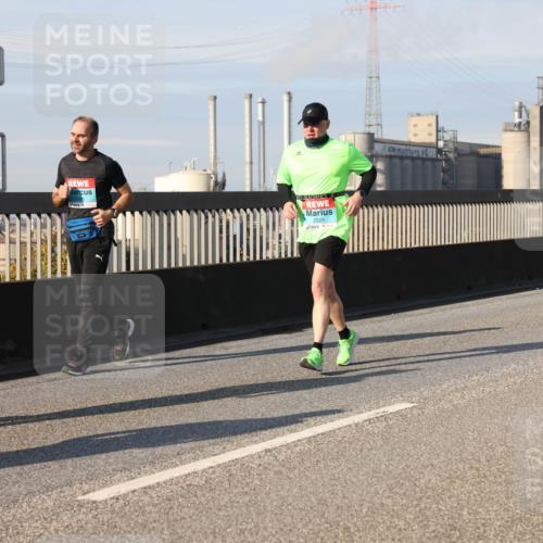 03.10.2025 - Köhlbrandbrückenlauf Lena Gebhardt http://msf.ph/oto/9086851 03.10.2025 10:06:06 Position 2 2525 meine-sportfotos.de