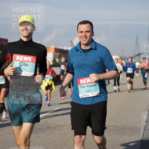 03.10.2025 - Köhlbrandbrückenlauf Jannik Wohlers http://msf.ph/oto/9086853 03.10.2025 10:07:58 Position 3 1539, 2451 meine-sportfotos.de