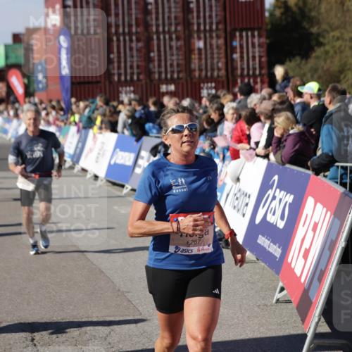 03.10.2025 - Köhlbrandbrückenlauf Jannik Wohlers http://msf.ph/oto/9086856 03.10.2025 13:18:58 Ziel 4077, 4556, 4630, 4676, 4756, 4889, 5027, 5304, 5449, 5974, 6117, 6267, 6475, 6506, 6573, 6795 meine-sportfotos.de