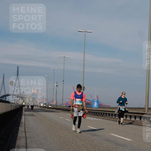 03.10.2025 - Köhlbrandbrückenlauf Fabian Wolf http://msf.ph/oto/9086858 03.10.2025 10:21:31 Position 3 3512, 3 meine-sportfotos.de