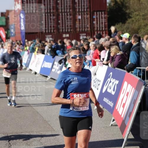 03.10.2025 - Köhlbrandbrückenlauf Jannik Wohlers http://msf.ph/oto/9086867 03.10.2025 13:18:58 Ziel 4077, 4556, 4630, 4676, 4756, 4889, 5027, 5304, 5449, 5974, 6117, 6267, 6475, 6506, 6573, 6795 meine-sportfotos.de