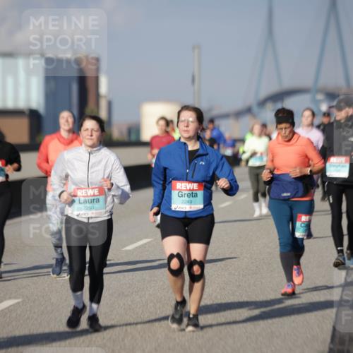 03.10.2025 - Köhlbrandbrückenlauf Jannik Wohlers http://msf.ph/oto/9086873 03.10.2025 10:08:00 Position 3 2250, 2249 meine-sportfotos.de