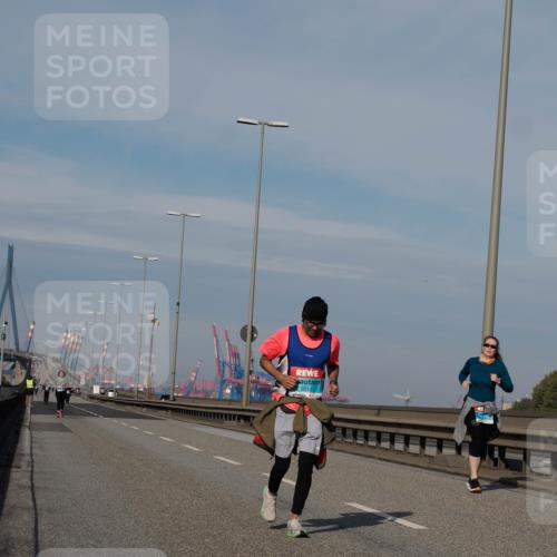 03.10.2025 - Köhlbrandbrückenlauf Fabian Wolf http://msf.ph/oto/9086889 03.10.2025 10:21:34 Position 3 3512 meine-sportfotos.de