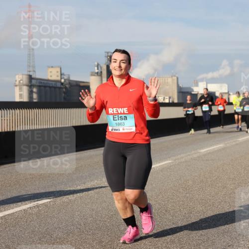 03.10.2025 - Köhlbrandbrückenlauf Lena Gebhardt http://msf.ph/oto/9086914 03.10.2025 10:06:07 Position 2 1863 meine-sportfotos.de