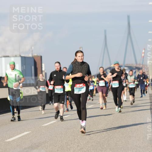 03.10.2025 - Köhlbrandbrückenlauf Jannik Wohlers http://msf.ph/oto/9086915 03.10.2025 09:57:30 Position 3 2686 meine-sportfotos.de