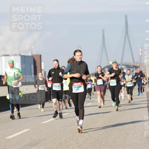 03.10.2025 - Köhlbrandbrückenlauf Jannik Wohlers http://msf.ph/oto/9086921 03.10.2025 09:57:30 Position 3 2686 meine-sportfotos.de