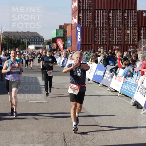 03.10.2025 - Köhlbrandbrückenlauf Jannik Wohlers http://msf.ph/oto/9086935 03.10.2025 13:18:59 Ziel 4556, 4630, 4676, 4756, 4889, 5027, 5304, 5449, 5974, 6117, 6267, 6475, 6573, 6795 meine-sportfotos.de