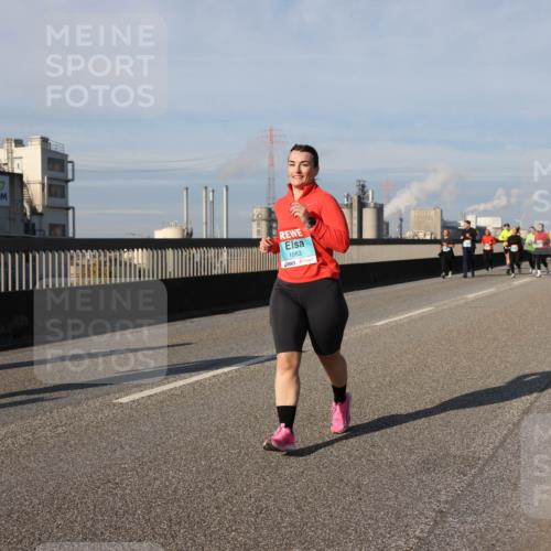 03.10.2025 - Köhlbrandbrückenlauf Lena Gebhardt http://msf.ph/oto/9086945 03.10.2025 10:06:08 Position 2 2525, 1863 meine-sportfotos.de