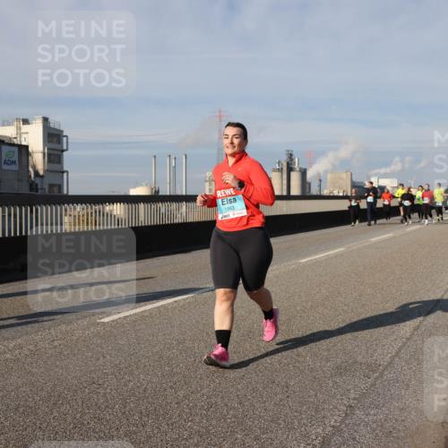 03.10.2025 - Köhlbrandbrückenlauf Lena Gebhardt http://msf.ph/oto/9086955 03.10.2025 10:06:08 Position 2 2525, 1863 meine-sportfotos.de
