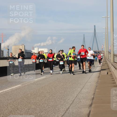 03.10.2025 - Köhlbrandbrückenlauf Lena Gebhardt http://msf.ph/oto/9086986 03.10.2025 10:06:09 Position 2  meine-sportfotos.de