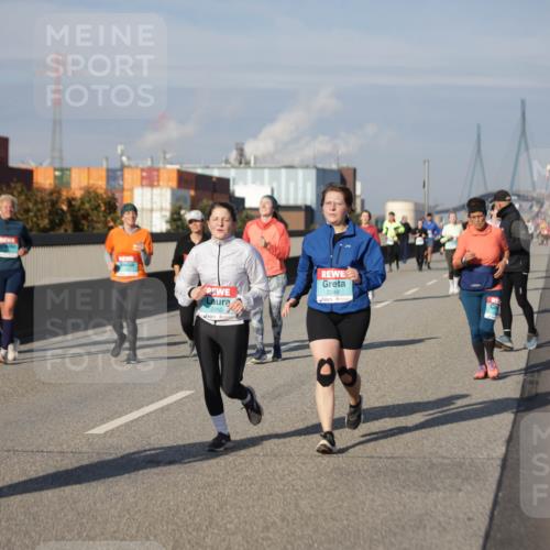 03.10.2025 - Köhlbrandbrückenlauf Jannik Wohlers http://msf.ph/oto/9087008 03.10.2025 10:08:02 Position 3 2250, 2249 meine-sportfotos.de