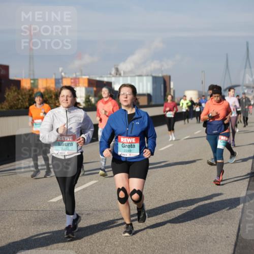 03.10.2025 - Köhlbrandbrückenlauf Jannik Wohlers http://msf.ph/oto/9087019 03.10.2025 10:08:03 Position 3 2250, 2249 meine-sportfotos.de