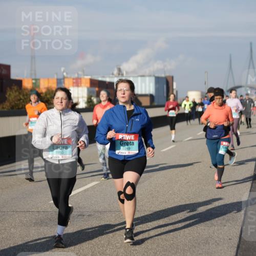 03.10.2025 - Köhlbrandbrückenlauf Jannik Wohlers http://msf.ph/oto/9087028 03.10.2025 10:08:03 Position 3 2250, 2249 meine-sportfotos.de