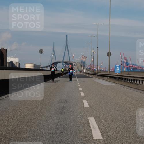 03.10.2025 - Köhlbrandbrückenlauf Fabian Wolf http://msf.ph/oto/9087034 03.10.2025 10:22:12 Position 3 3 meine-sportfotos.de