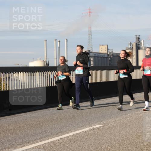 03.10.2025 - Köhlbrandbrückenlauf Lena Gebhardt http://msf.ph/oto/9087038 03.10.2025 10:06:13 Position 2 2655, 2192, 2166 meine-sportfotos.de