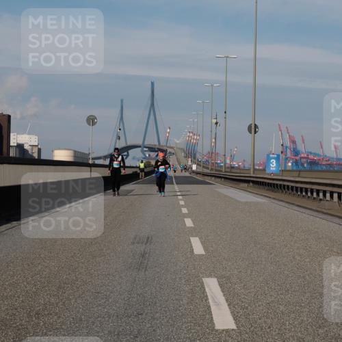 03.10.2025 - Köhlbrandbrückenlauf Fabian Wolf http://msf.ph/oto/9087053 03.10.2025 10:22:14 Position 3 3 meine-sportfotos.de