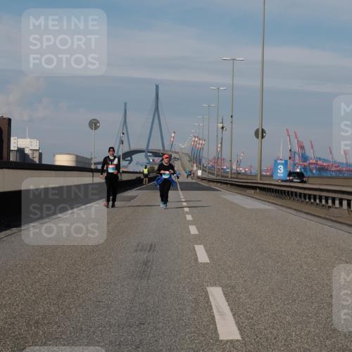 03.10.2025 - Köhlbrandbrückenlauf Fabian Wolf http://msf.ph/oto/9087076 03.10.2025 10:22:17 Position 3 3 meine-sportfotos.de
