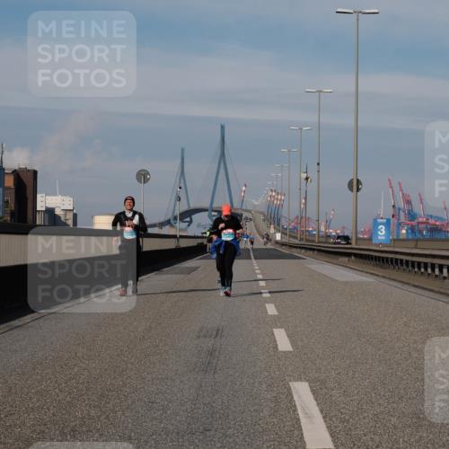 03.10.2025 - Köhlbrandbrückenlauf Fabian Wolf http://msf.ph/oto/9087088 03.10.2025 10:22:20 Position 3 3, 1701 meine-sportfotos.de