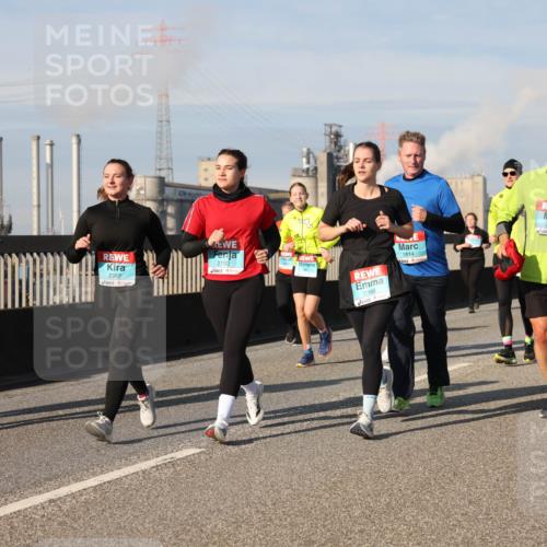 03.10.2025 - Köhlbrandbrückenlauf Lena Gebhardt http://msf.ph/oto/9087115 03.10.2025 10:06:14 Position 2 2655, 2352, 2192, 1814, 2166, 2630, 2632 meine-sportfotos.de