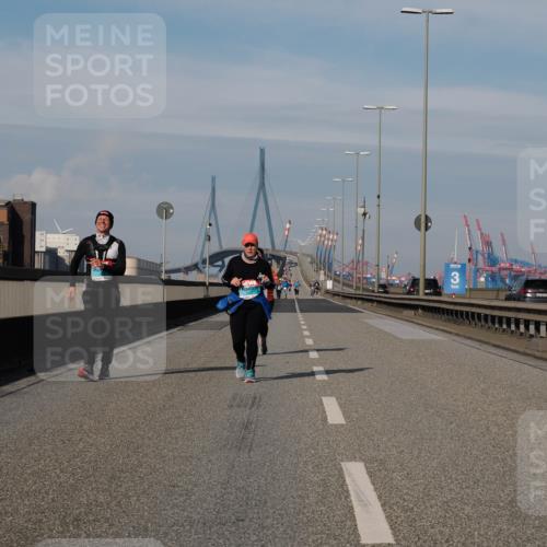 03.10.2025 - Köhlbrandbrückenlauf Fabian Wolf http://msf.ph/oto/9087135 03.10.2025 10:22:23 Position 3 3 meine-sportfotos.de