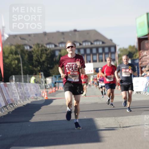 03.10.2025 - Köhlbrandbrückenlauf Jannik Wohlers http://msf.ph/oto/9087140 03.10.2025 12:53:11 Ziel 6333 meine-sportfotos.de