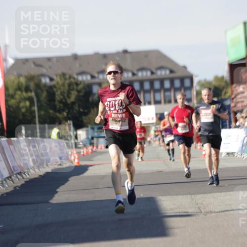 03.10.2025 - Köhlbrandbrückenlauf Jannik Wohlers http://msf.ph/oto/9087162 03.10.2025 12:53:11 Ziel 6333 meine-sportfotos.de