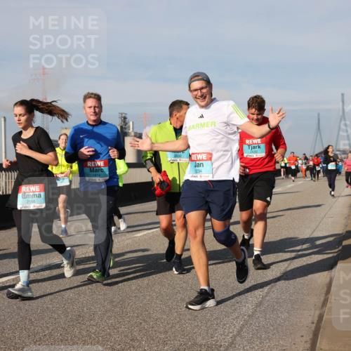 03.10.2025 - Köhlbrandbrückenlauf Lena Gebhardt http://msf.ph/oto/9087167 03.10.2025 10:06:15 Position 2 2192, 50, 2166, 1814, 2630, 3234 meine-sportfotos.de