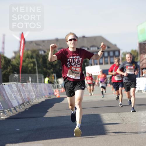 03.10.2025 - Köhlbrandbrückenlauf Jannik Wohlers http://msf.ph/oto/9087187 03.10.2025 12:53:12 Ziel 5786, 6333 meine-sportfotos.de
