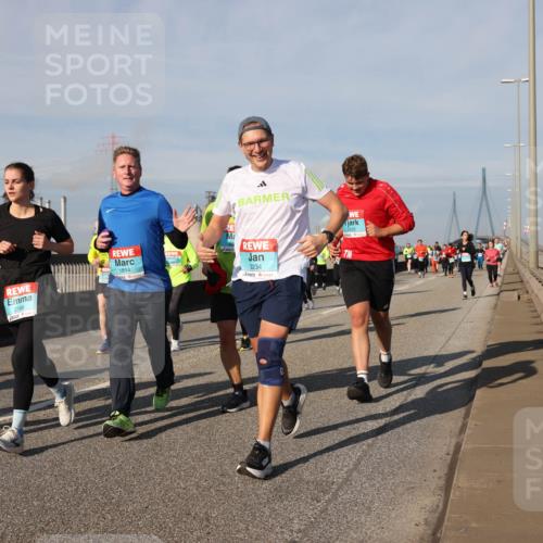 03.10.2025 - Köhlbrandbrückenlauf Lena Gebhardt http://msf.ph/oto/9087190 03.10.2025 10:06:16 Position 2 92, 2166, 1814, 3234 meine-sportfotos.de
